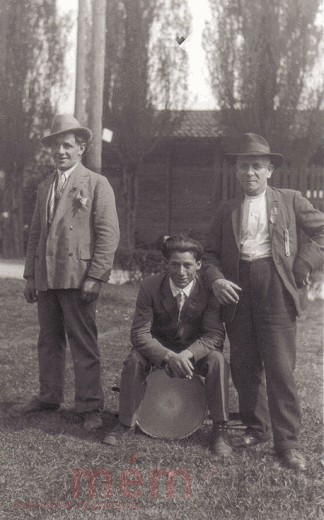 Teilnehmer am 1. Maiumzug von 1930 in Biel
