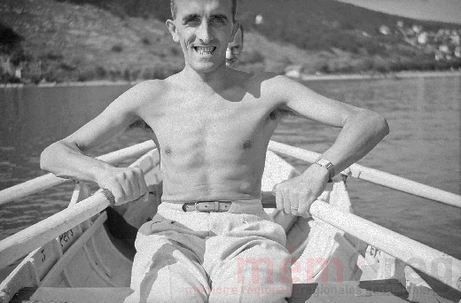 Ein Ruderer auf dem Bielersee