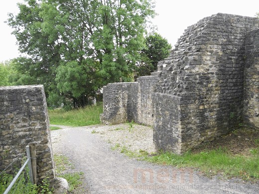 Die ehemalige Toranlage von Petinesca bei Studen