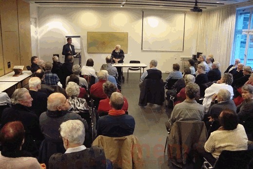 Vernissage der Ausstellung zum Werk von Max Antenen in der Stadtbibliothek Biel