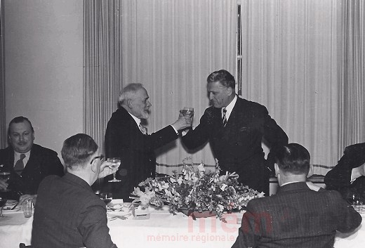 Guido Müller an einem Empfang, um 1947