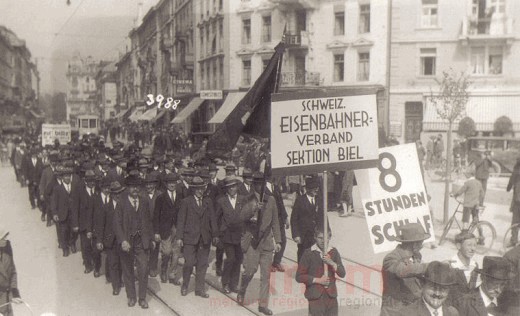 Die Eisenbahnergewerkschaft SEV am Umzug zum 1. Mai in Biel, 1930