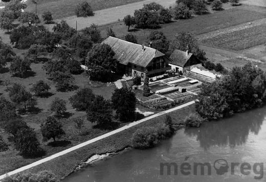 Bauernhaus im Byfang in Orpund, um 1948
