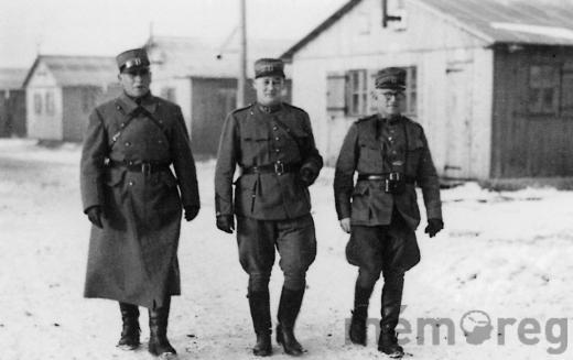 Der Kommandant des Interniertenlagers in Büren Hptm. Engi, um 1940